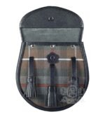 Weathered Mackenzie Tartan Sporran Black Leather Sporran - Image 4
